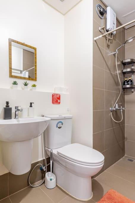 Perfect Accommodation For You In Levels Burbank マニラ市 エクステリア 写真