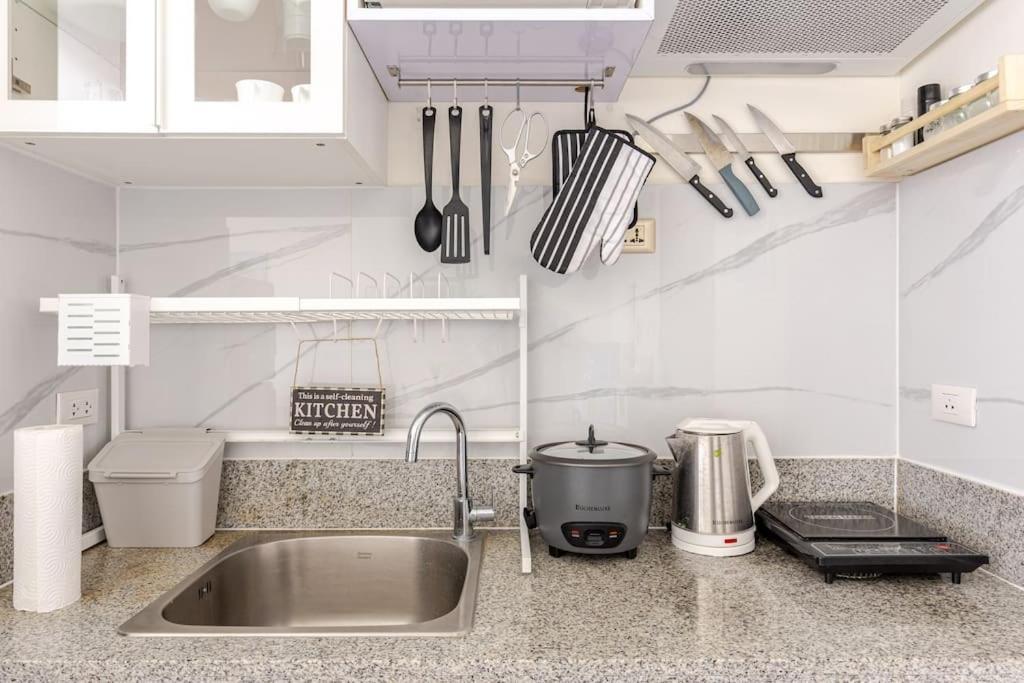 Perfect Accommodation For You In Levels Burbank マニラ市 エクステリア 写真